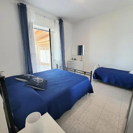 Holiday home Lino E Iolanda Pollara
