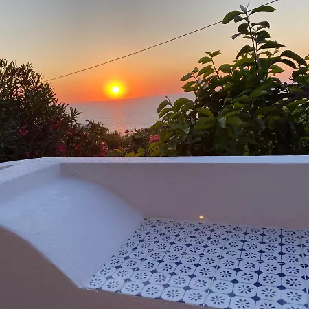 Holiday home Lino E Iolanda Pollara